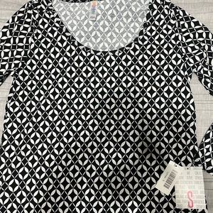 Lularoe Lynnes long sleeve shirt